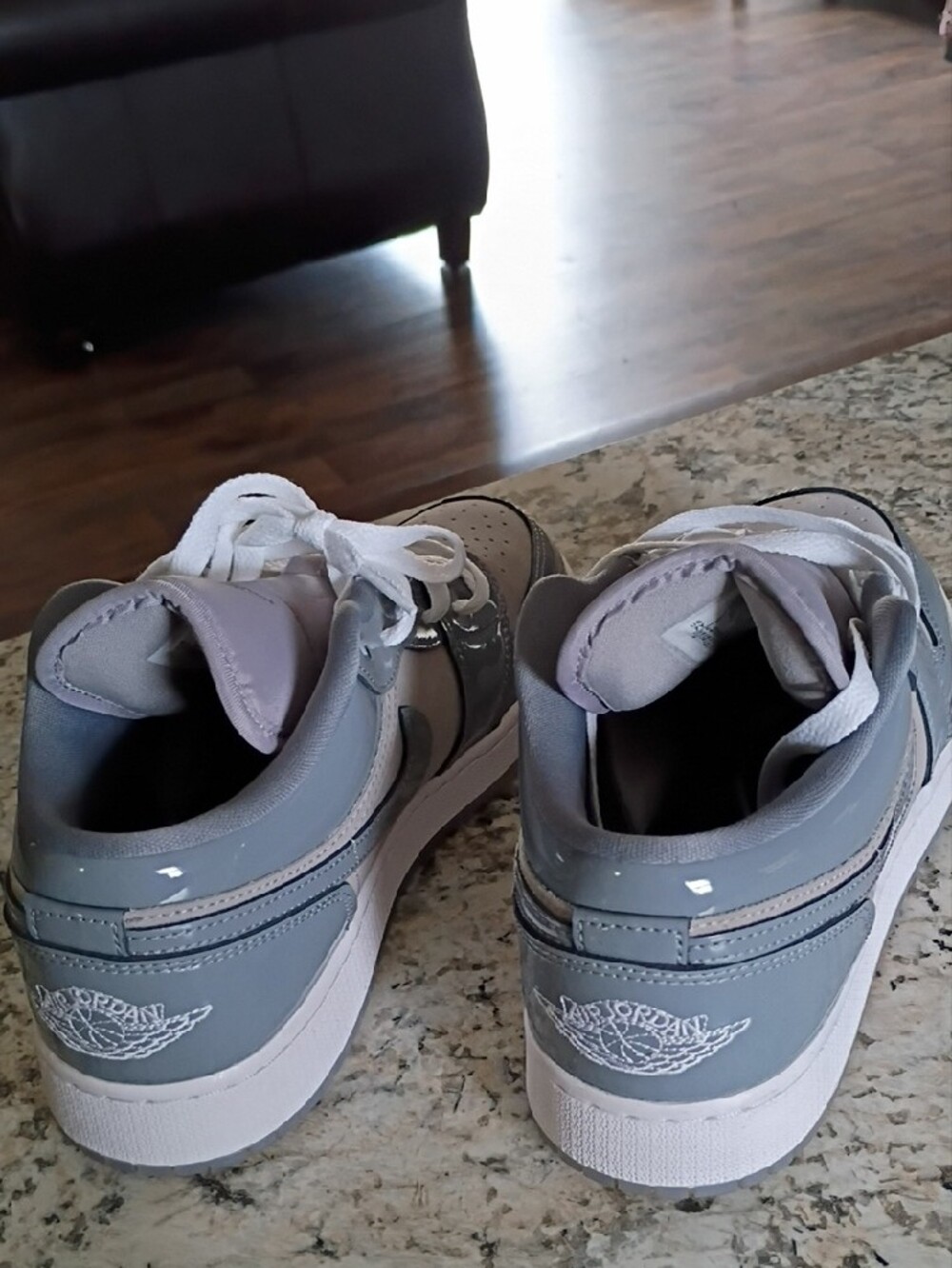 Jordan Low-Top Sneakers in Light Gray and Gray - Picture 2 of 3